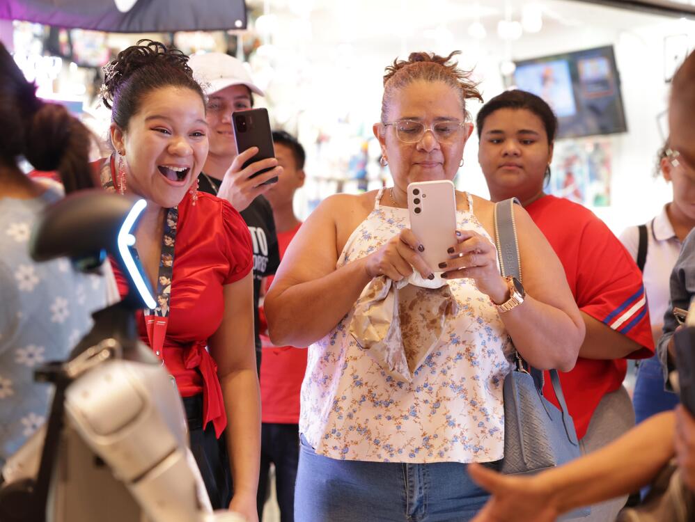 Imagen de portada El ITSE presenta su laboratorio de inteligencia artificial y oferta académica en El Dorado Mall