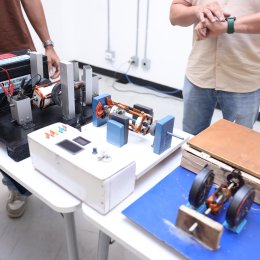 Estudiantes del ITSE destacan en proyecto final de Autotrónica, impulsando la innovación automotriz