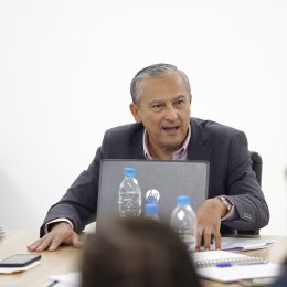 Panamá fortalece su educación con plan piloto para carreras técnicas.