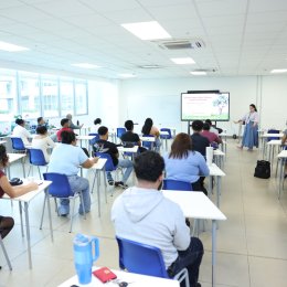 Escuela de Negocios fortalece la preparación profesional de sus estudiantes con la inducción “La ruta exitosa del practicante”