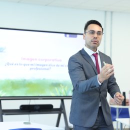 Escuela de Negocios fortalece la preparación profesional de sus estudiantes con la inducción “La ruta exitosa del practicante”