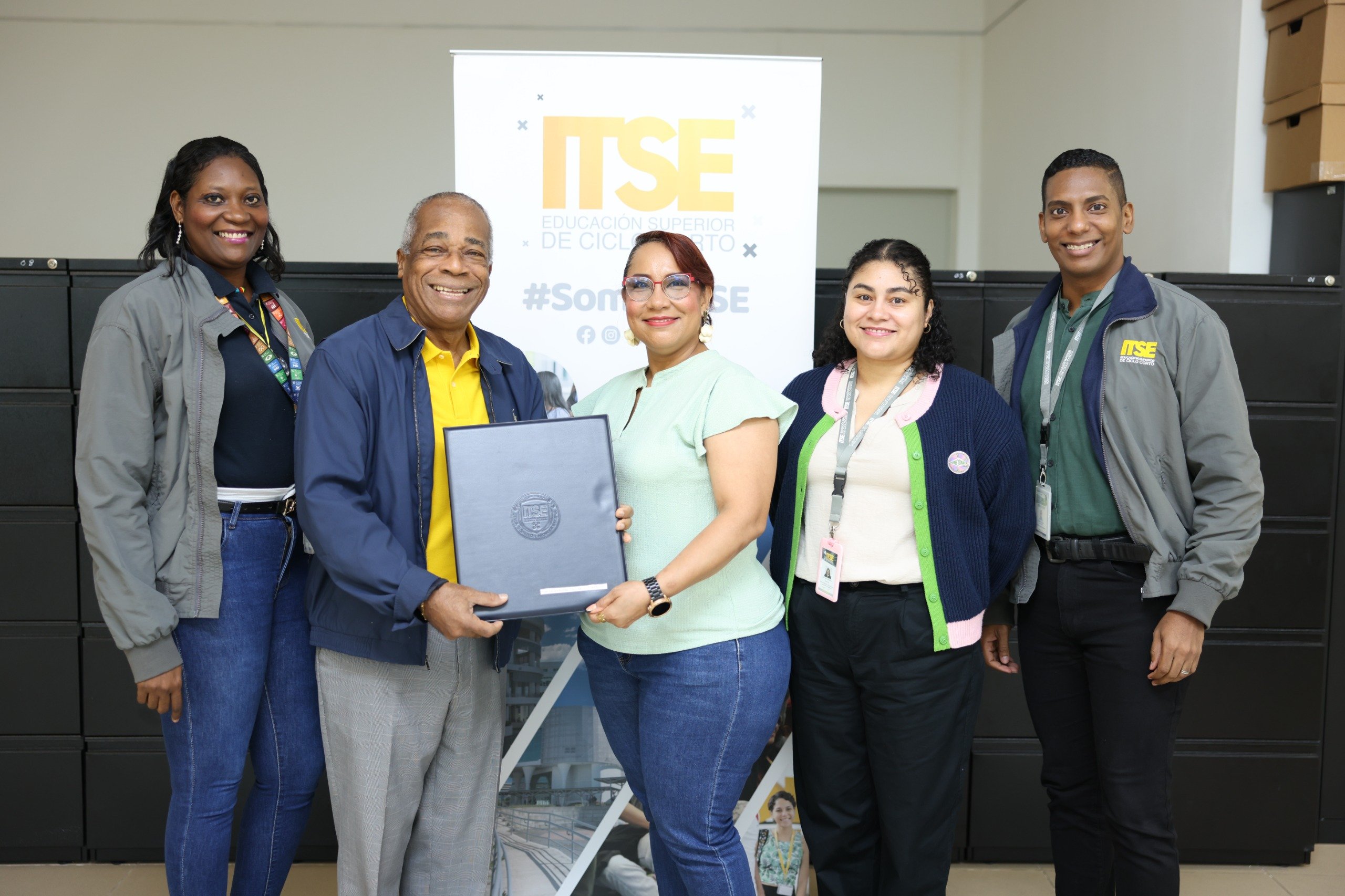 ITSE avanza en la entrega extraordinaria de títulos y fortalece la incorporación de nuevos profesionales al país