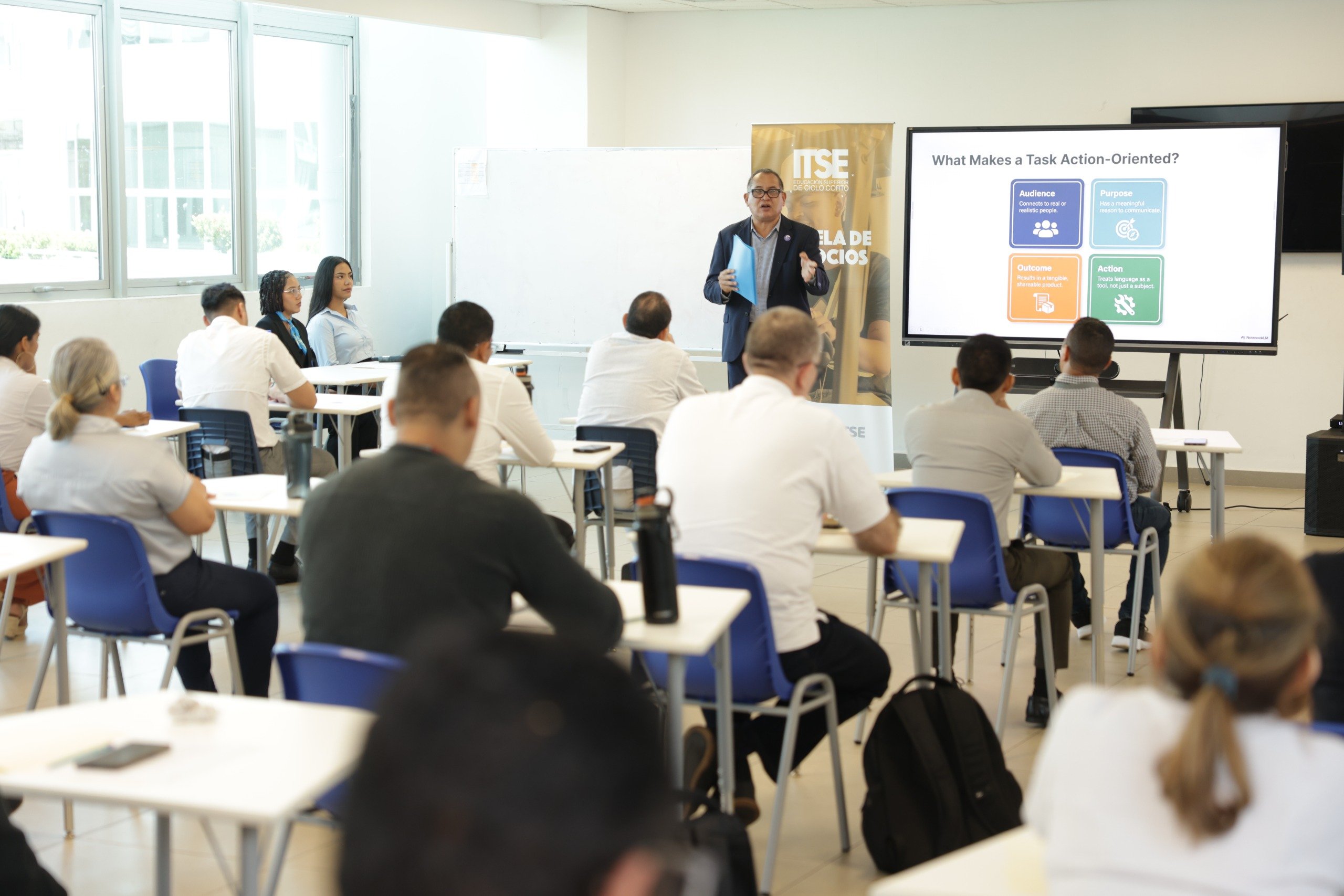 ITSE fortalece la excelencia docente con capacitación especializada en innovación para la enseñanza del inglés